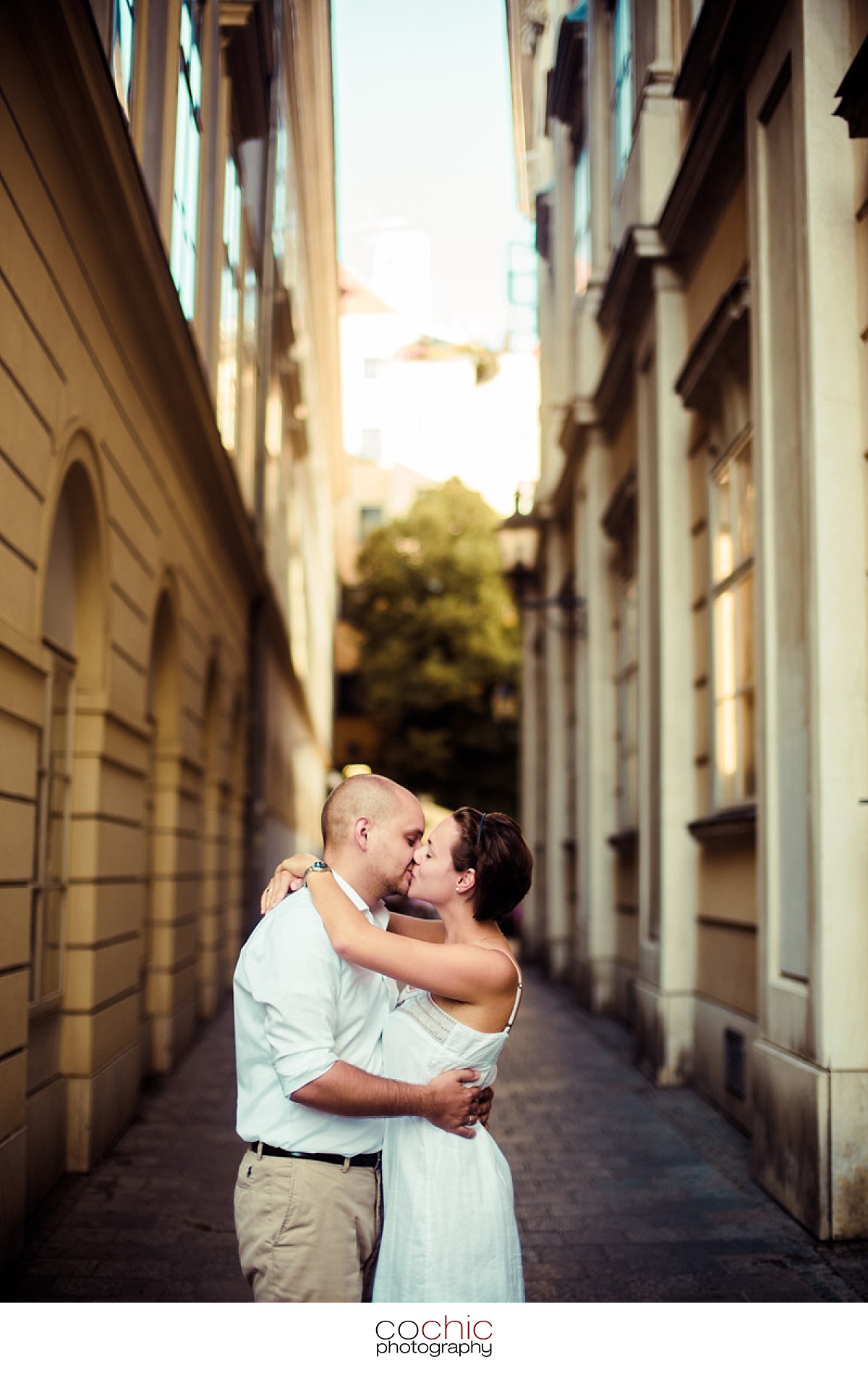 05-verlobung shooting engagement innenstadt ring hofburg heldenplatz hochzeit hochzeitsfotos wien cochic- fotoshooting wiener innenstadt-20120821-_KO_8691