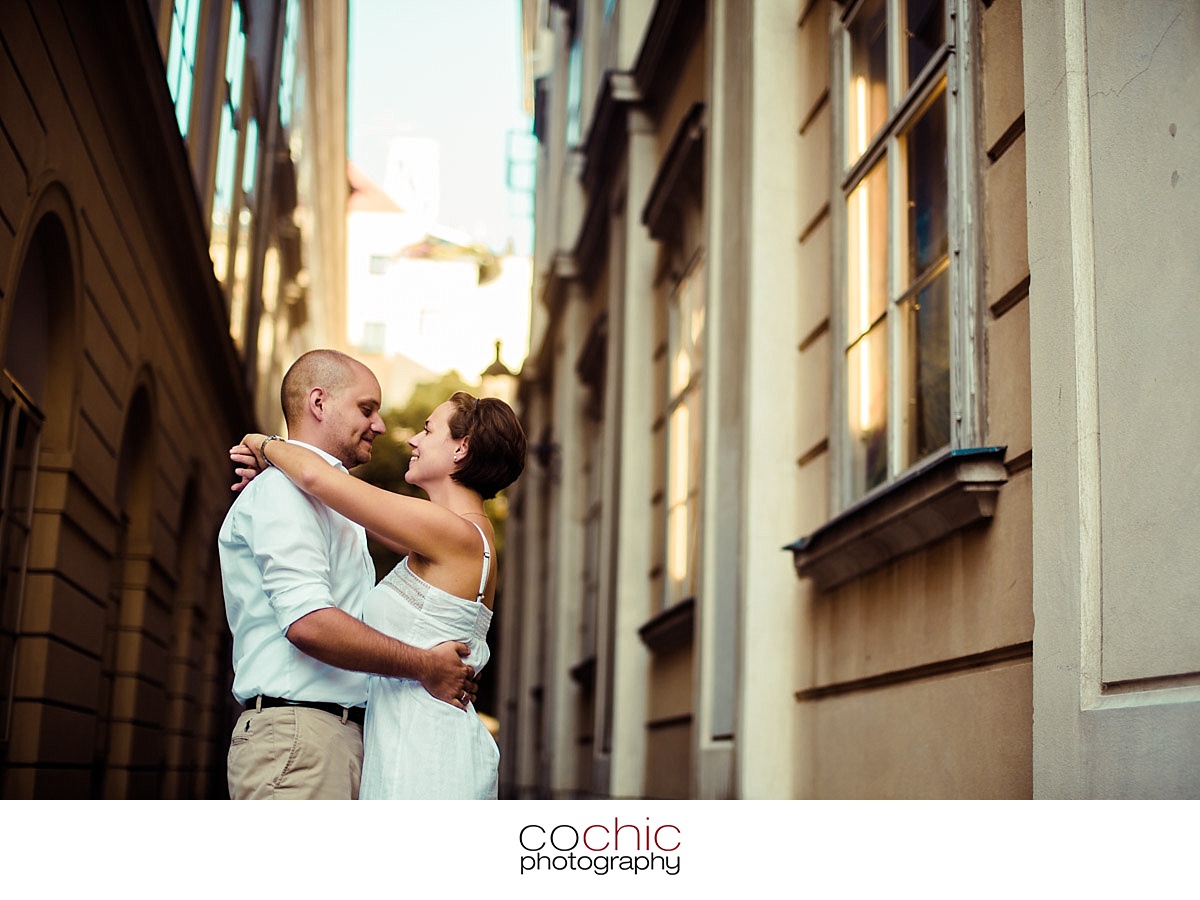 06-verlobung shooting engagement innenstadt ring hofburg heldenplatz hochzeit hochzeitsfotos wien cochic- fotoshooting wiener innenstadt-20120821-_KO_8716