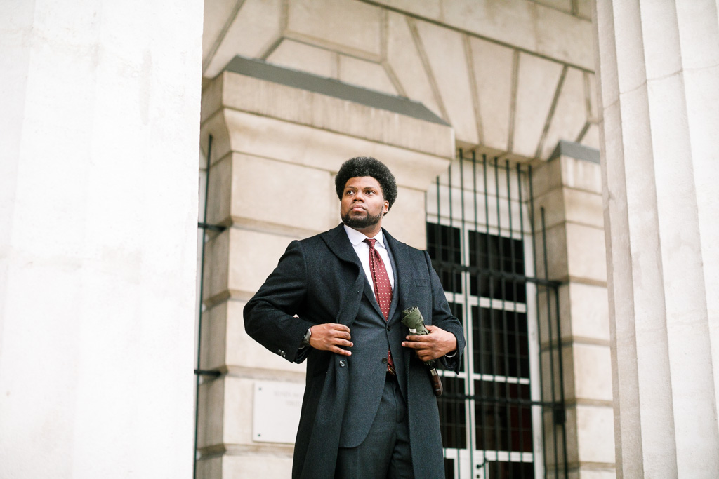 business photos vienna outdoor suit hofburg portrait photography travel trip porträtfotograf wien-0936